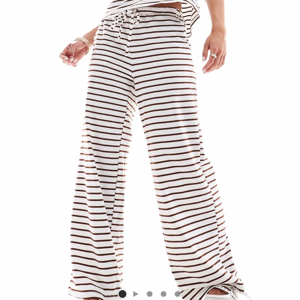 Vero Moda Petite wide leg pant - cream & brown stripe (part of a set) size L